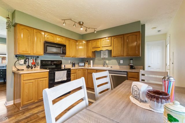 10 Terrace Trail, Mooresville, IN 46158
