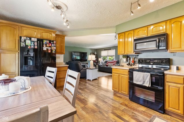 10 Terrace Trail, Mooresville, IN 46158