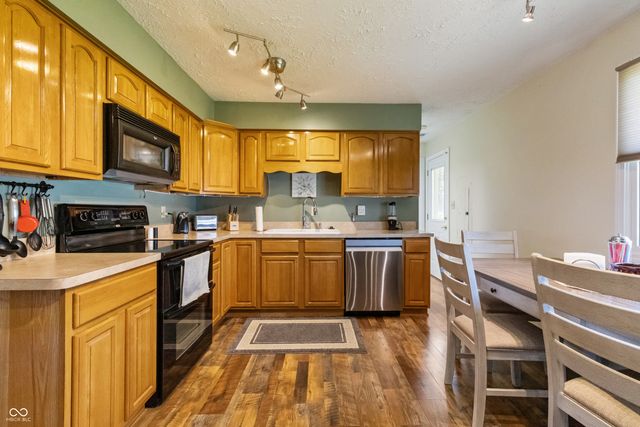10 Terrace Trail, Mooresville, IN 46158