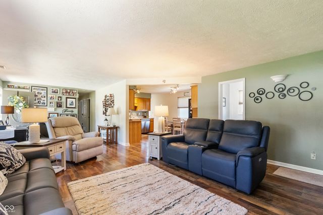 10 Terrace Trail, Mooresville, IN 46158