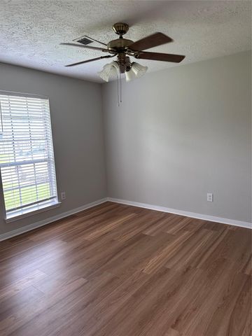 19530 Gladewater Drive, Tomball, TX 77375