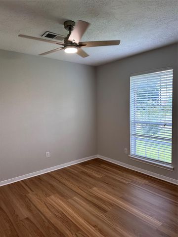 19530 Gladewater Drive, Tomball, TX 77375