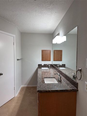 19530 Gladewater Drive, Tomball, TX 77375
