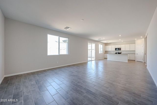 18098 W CREEDANCE Boulevard, Surprise, AZ 85387