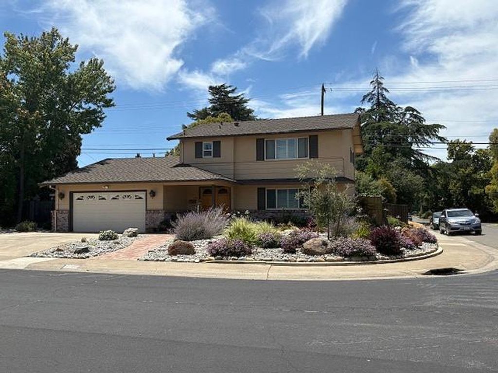 2700 Mendonca Dr, Rancho Cordova, CA 95670