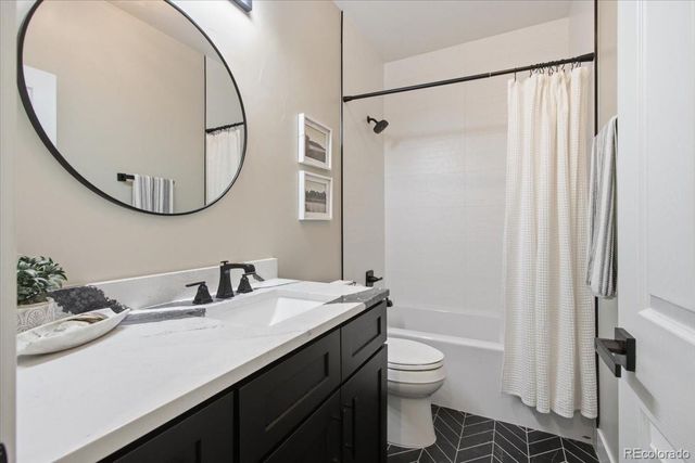 5083 Hidden Pond Place, Castle Rock, CO 80108