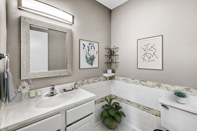 147 W Elk Trail 345, Carol Stream, IL 60188