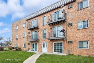 147 W Elk Trail 345, Carol Stream, IL 60188