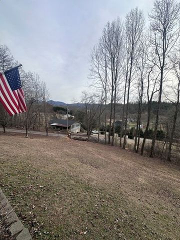 67 Eagle Lane, Hayesville, NC 28904