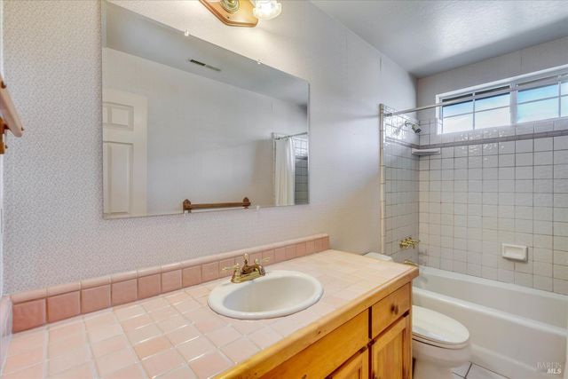 20 Rosedale Rd, Calistoga, CA 94515