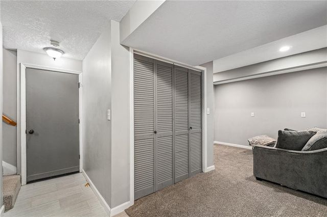 912 NE 108th Terrace, Kansas City, MO 64155