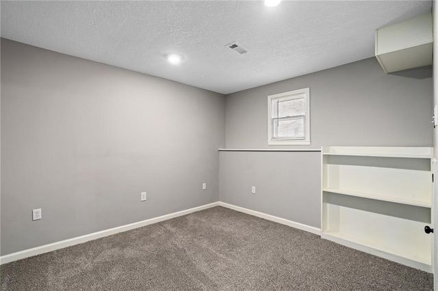 912 NE 108th Terrace, Kansas City, MO 64155