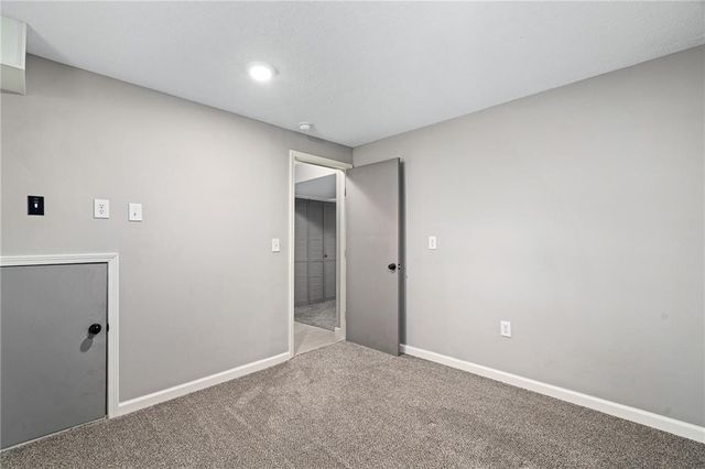 912 NE 108th Terrace, Kansas City, MO 64155