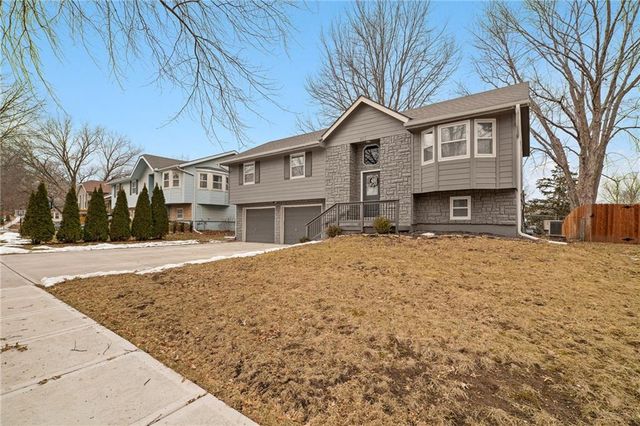 912 NE 108th Terrace, Kansas City, MO 64155