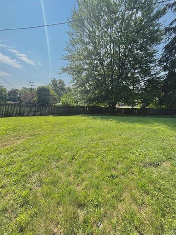 105 S Monroe Street, Blissfield, MI 49228