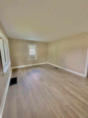 105 S Monroe Street, Blissfield, MI 49228