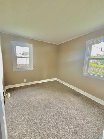 105 S Monroe Street, Blissfield, MI 49228