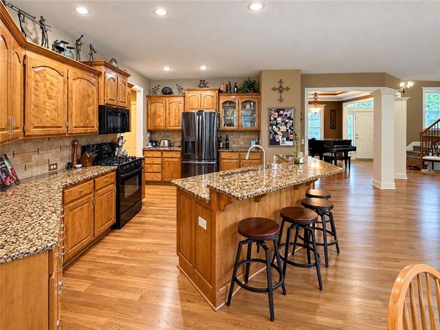 21727 W 96 Street, Lenexa, KS 66220