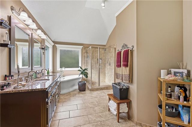 21727 W 96 Street, Lenexa, KS 66220