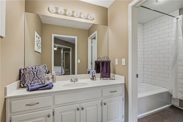 21727 W 96 Street, Lenexa, KS 66220