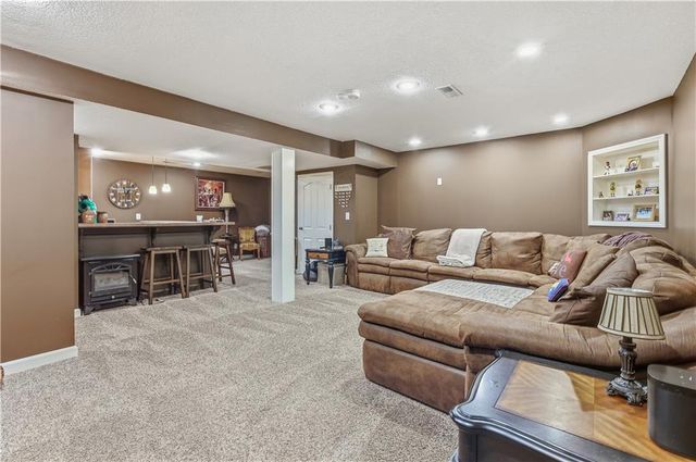 21727 W 96 Street, Lenexa, KS 66220