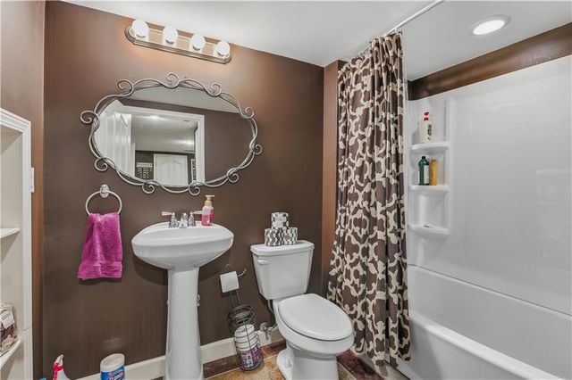 21727 W 96 Street, Lenexa, KS 66220