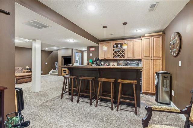 21727 W 96 Street, Lenexa, KS 66220