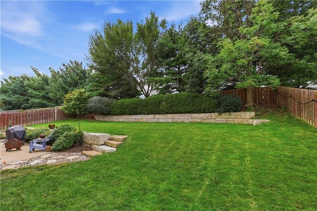 21727 W 96 Street, Lenexa, KS 66220