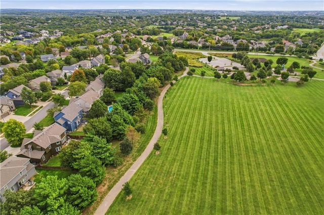 21727 W 96 Street, Lenexa, KS 66220