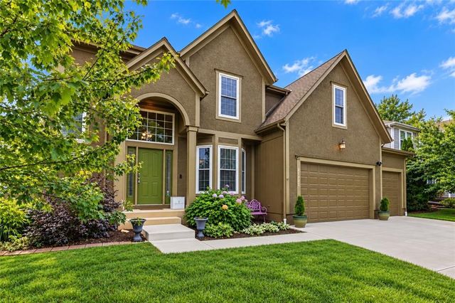 21727 W 96 Street, Lenexa, KS 66220