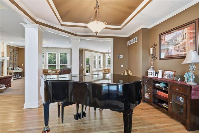 21727 W 96 Street, Lenexa, KS 66220