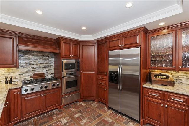 28018 Peninsula, Lake Arrowhead, CA 92352