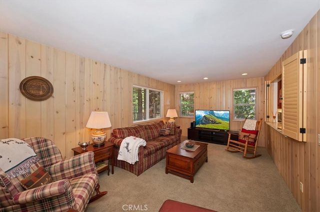 28018 Peninsula, Lake Arrowhead, CA 92352
