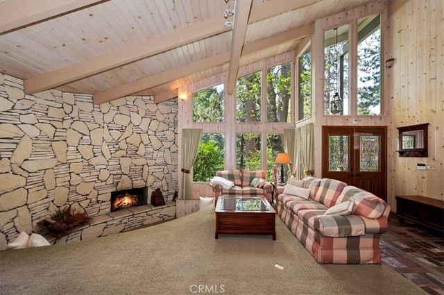 28018 Peninsula, Lake Arrowhead, CA 92352