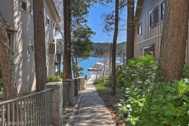 28018 Peninsula, Lake Arrowhead, CA 92352