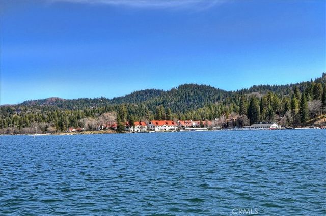 28018 Peninsula, Lake Arrowhead, CA 92352