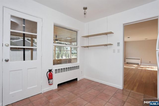27 BRIARCLIFF Road, Hillsdale, NJ 07642