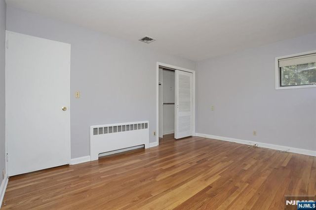 27 BRIARCLIFF Road, Hillsdale, NJ 07642