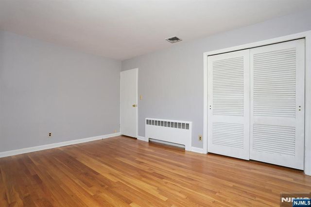 27 BRIARCLIFF Road, Hillsdale, NJ 07642