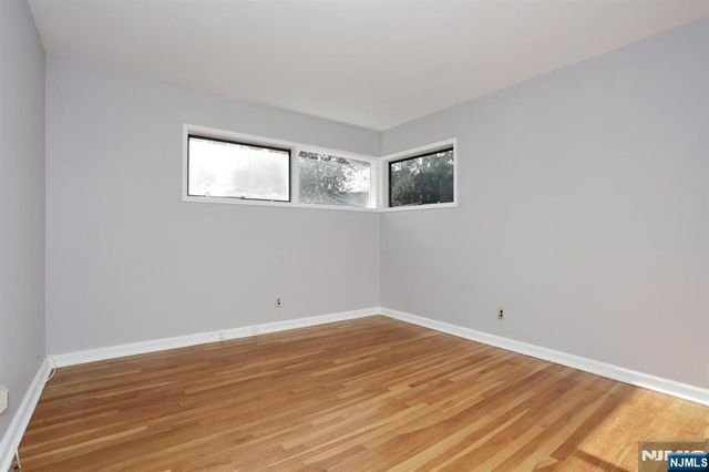 27 BRIARCLIFF Road, Hillsdale, NJ 07642