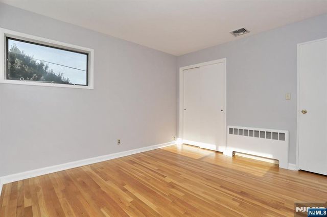 27 BRIARCLIFF Road, Hillsdale, NJ 07642