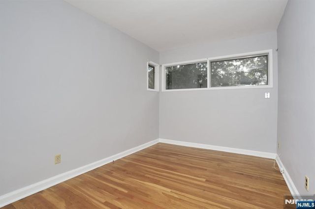27 BRIARCLIFF Road, Hillsdale, NJ 07642