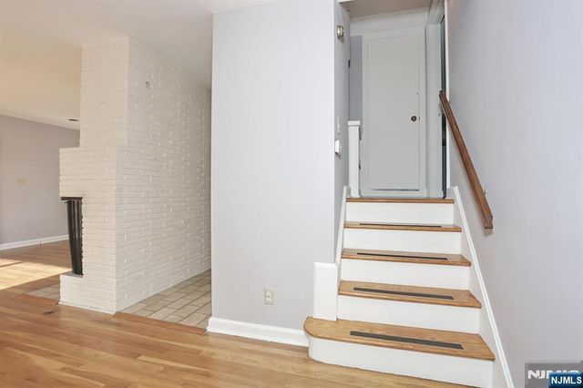27 BRIARCLIFF Road, Hillsdale, NJ 07642