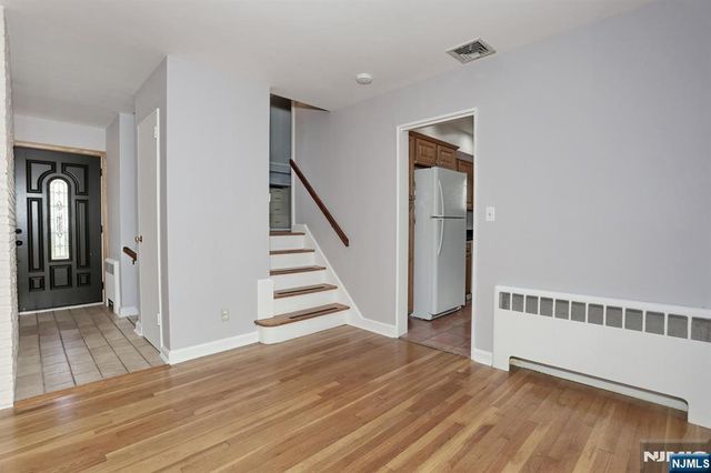 27 BRIARCLIFF Road, Hillsdale, NJ 07642