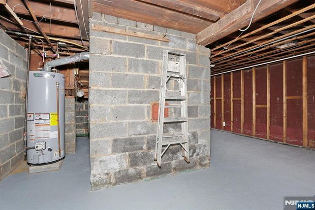 27 BRIARCLIFF Road, Hillsdale, NJ 07642