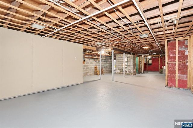 27 BRIARCLIFF Road, Hillsdale, NJ 07642