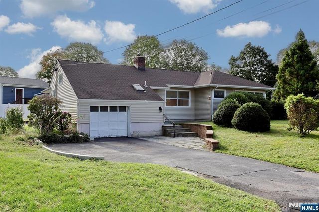 27 BRIARCLIFF Road, Hillsdale, NJ 07642