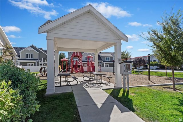 7856 S FARM HOUSE, Midvale, UT 84047