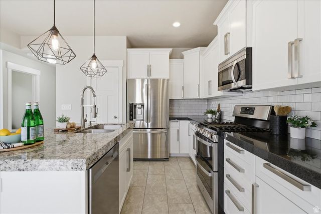 7856 S FARM HOUSE, Midvale, UT 84047