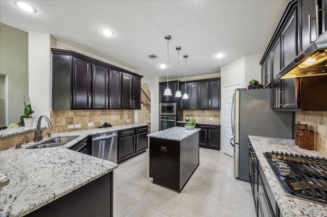 2207 Hannah Creek Court, Pearland, TX 77089